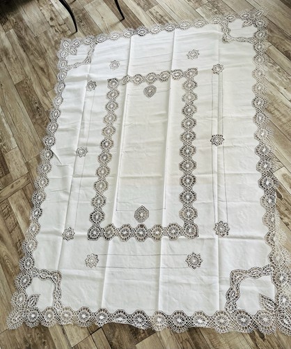 Nappe ancienne avec dentelle - nappe,
