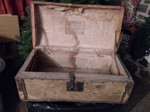 Early antique trunk - antique, top