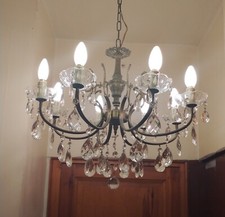 MAGNIFIQUE LUSTRE EN CRISTAL ET BRONZE    À PAMPILLES. 8 LUMIERES