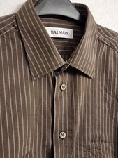 Chemise marron à rayures