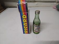 1 mignonnette RICARD moitié pleine avec sa boite