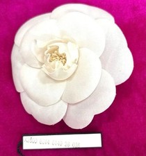 Broche CHANEL corsage camélia blanc avec boite occasion femme #2