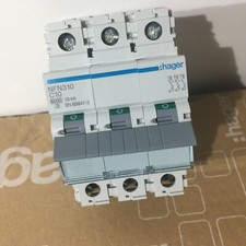 Disjoncteur 3P 6-10kA courbe C