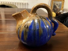 Pichet en grès forme