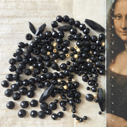 Lot perles jais verre noir - lot,