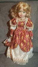 Poupée No 3 - Tête et Mains Porcelaine - Blonde Collier 42cm