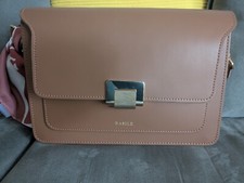 sac en cuir apollon de la marque basile.