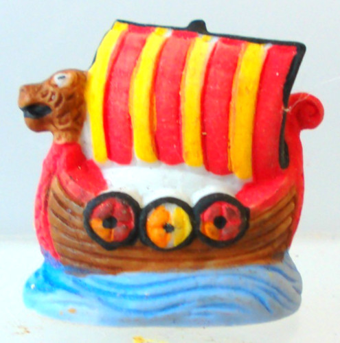 Feve bateau voilier le fou - -,