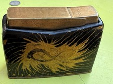 ANCIEN BRIQUET DE TABLE LAQUE