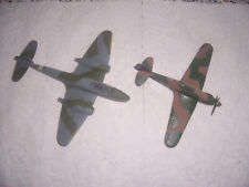2 Miniatures avion -" METEOR--HURRICANE"-aviation MILITAIRE-