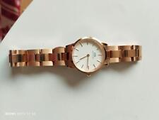 Montre Daniel Wellington iconic gold ,état neuve cadran blanc et aiguille doré 