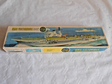 Ancien kit Airfix échelle 600ème porte-avions HMS Victorious