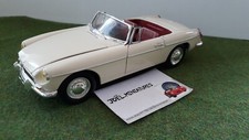 MG MGB creme cabriolet ouv