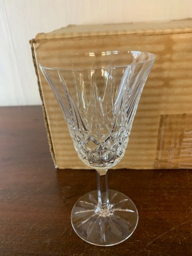 Verres vin rouge - rouge, modèle