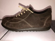 jolies chaussures en daim marron garçon CAMPER pointure 37 excellent état 