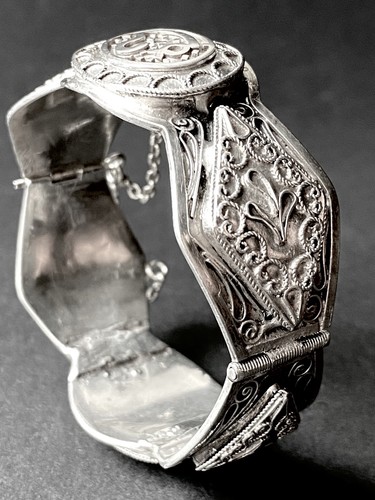 Très beau bracelet ancien