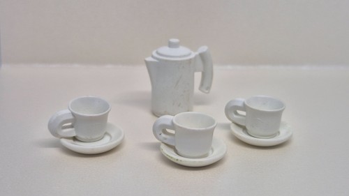 Lot tasses avec assiettes - de,