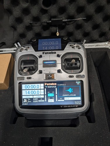 Futaba 32mz with 900mhz - with,