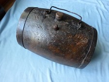 Ancien petit tonneau tonnelet barricot monoxyle art populaire paysan moissonneur