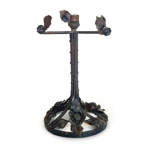 Ancien pied lampe fer - de,