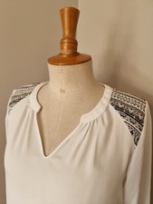 CAMAIEU : BLOUSE BLANCHE EPAULES BRODERIES IKAT T46 