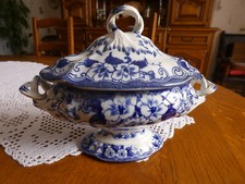 TRES BELLE SAUCIERE A COUVERCLE CREIL ET MONTEREAU LM & Cie - SERVICE FLORA XIXe