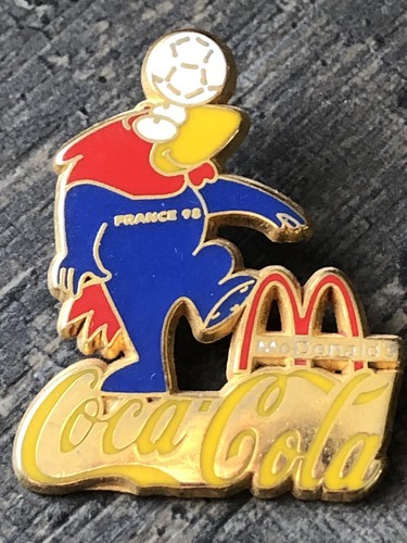 Pin foot football - pin’s,