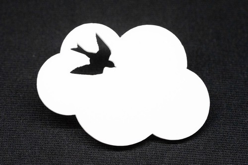 Nuage avec hirondelle broche - nuage,