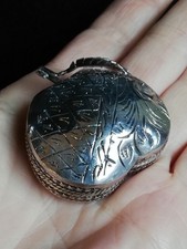 Boîte ancienne en argent