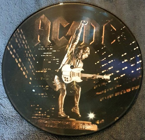 Stiff upper lip - ac/dc, "