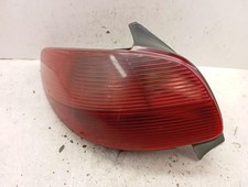 Feu arriere principal gauche