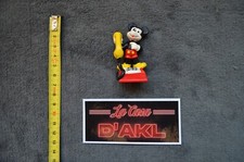 Figurine Mickey décroche le