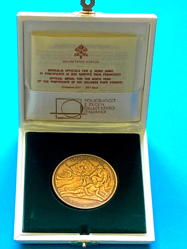 Trés recherchée medaille - trÉs,