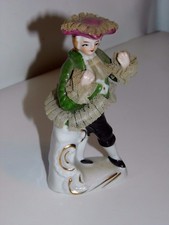 PORCELAINE POLYCHROME MARQUIS ÉLÉGANT 19 EME PARFAIT ETAT SUR SOCLE ALLEMAGNE .