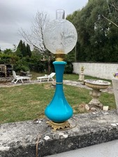 Grande lampe ancienne en opaline bleue et laiton