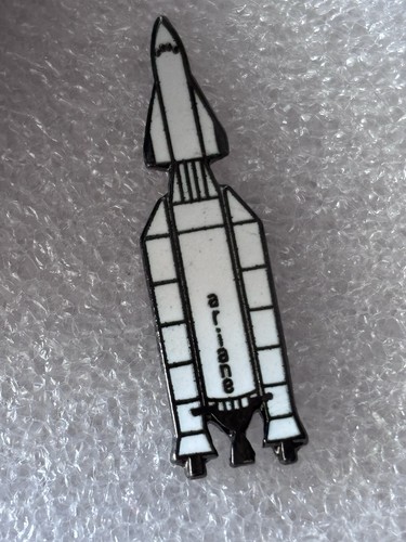 Pin fusée ariane - pin's,