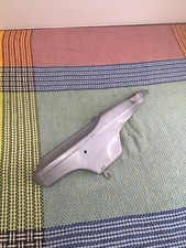 Cache latéral gauche