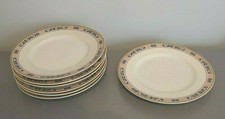 7 Assiettes en Porcelaine de
