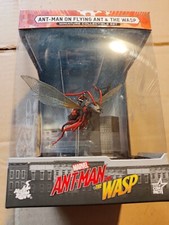 Ant-Man & The Wasp diorama MMS Compact Series Ant-Man on Flying Ant and the Wasp