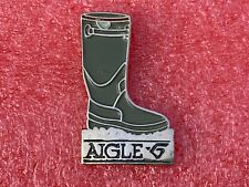 T06 Pins BOOT AIGLE Hutchinson botte Aigle eagle Chasse Pêche Vintage lapel pin