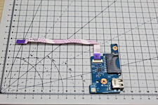 Acer Aspire ES1-512 - Carte IO bouton power USB Carte SD - 448.03709.0011