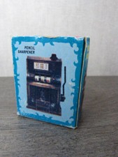 taille crayon , bandit manchot,machine a sous , en metal, vintage (ch)