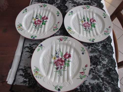 Anciennes assiettes à - assiettes,