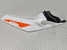 Rail de prise de carénage arrière supérieur gauche KTM 125 Duke JP181007