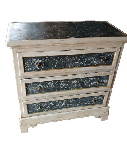 Petit commode verni - verni, origine
