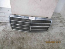 Calandre Mercedes I W124