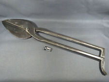 Ancienne grosse cisaille outil ancien déco atelier industriel usine LYON VAISE