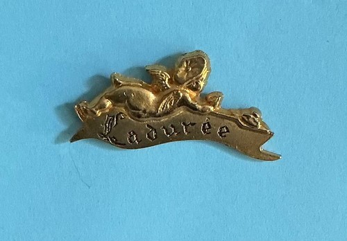 Pin ladurée lapel - pin's,