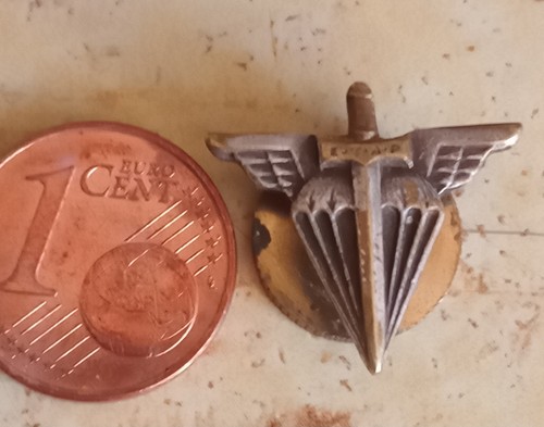 Insigne boutonnière vis - insigne, à