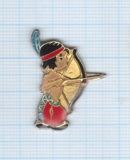 Pin’s Jeune indien avec arc et flèche